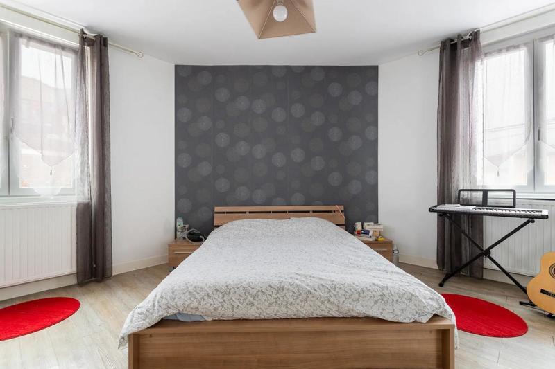 Maison - 229 m² - 8 pièces