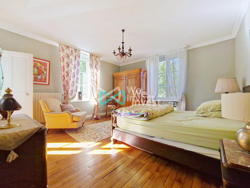 Maison - 445 m² - 7 pièces