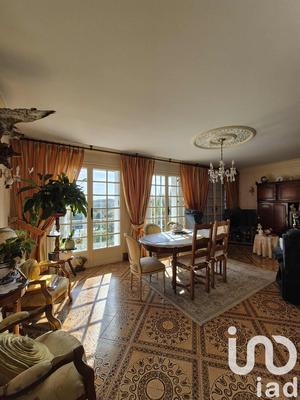 Maison - 157 m² - 8 pièces