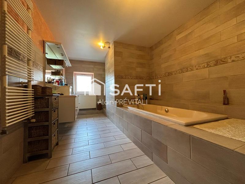 Maison - 213 m² - 4 pièces