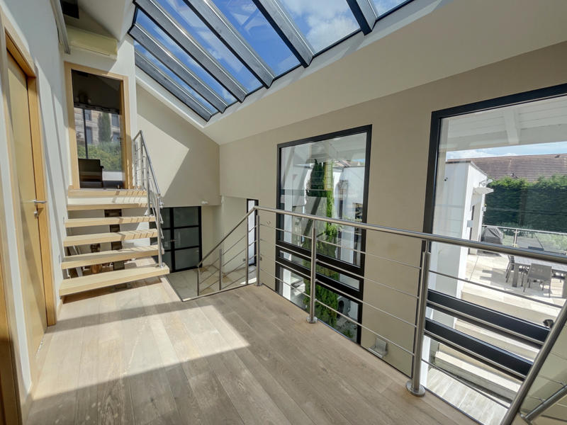 Villa - 231 m² - 6 pièces