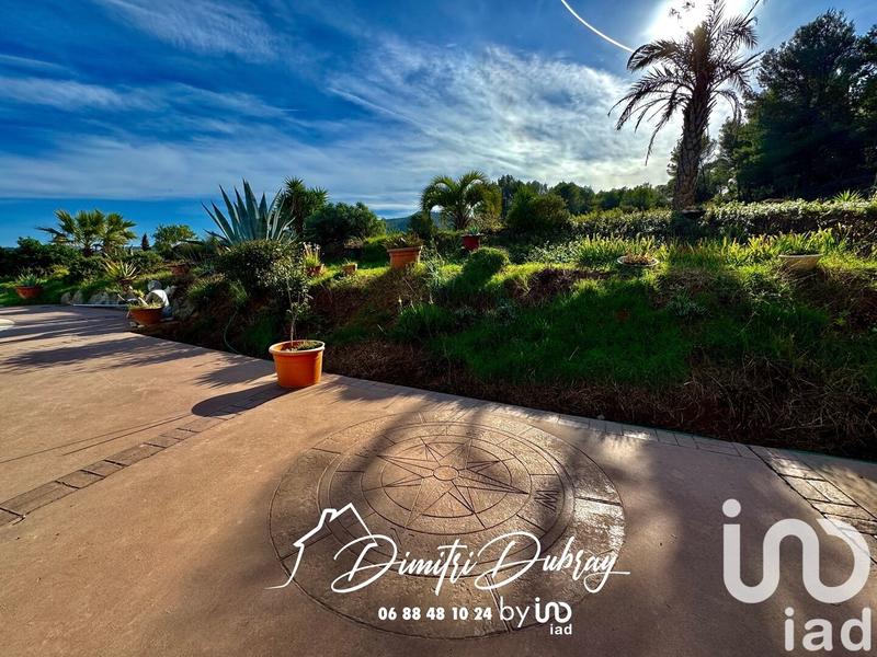 Maison - 222 m² - 7 pièces