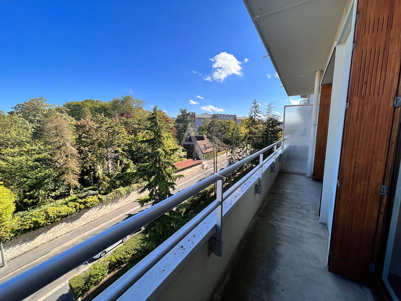 Appartement - 120 m² - 5 pièces