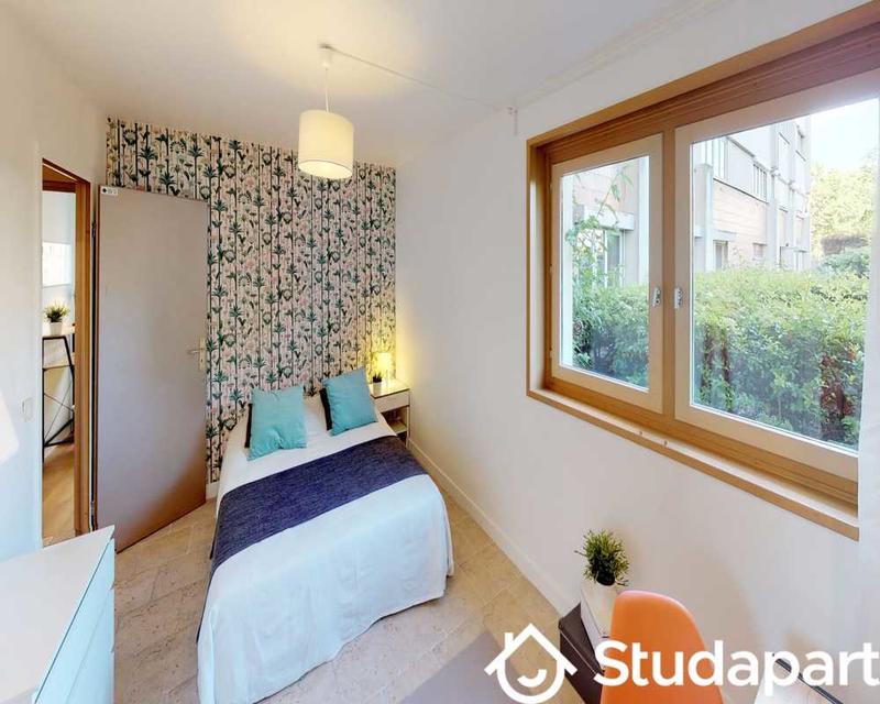 Chambre - 100 m² - 1 pièce