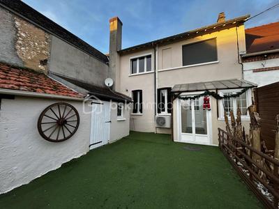 Maison - 93 m² - 5 pièces