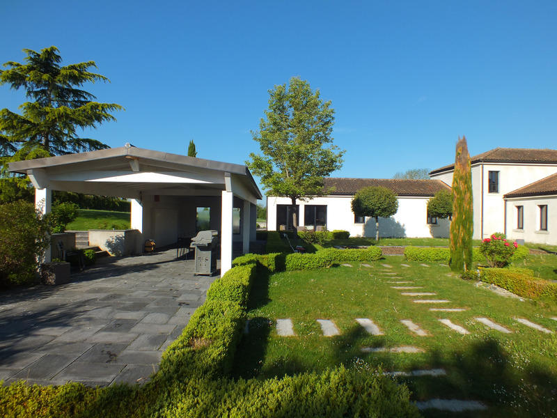 Maison d'architecte - 730 m² - 17 pièces