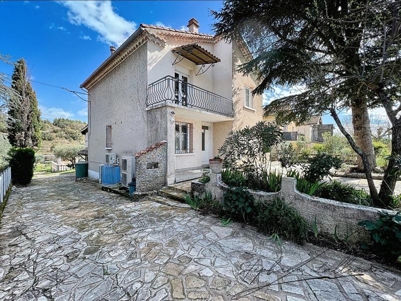 Maison - 141 m² - 6 pièces