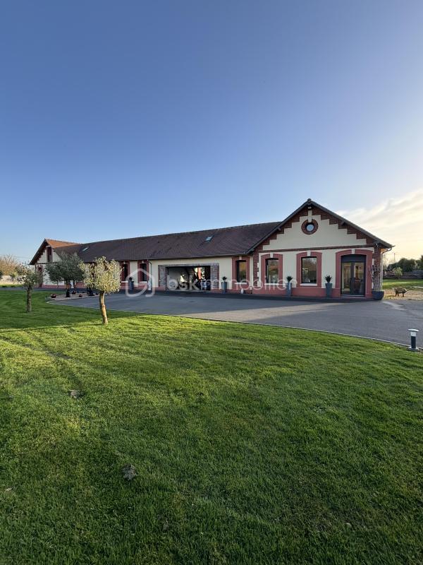 Maison - 460 m² - 12 pièces