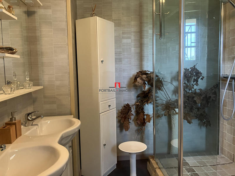 Maison - 228 m² - 6 pièces