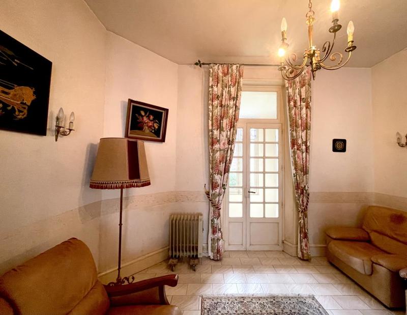 Maison - 268 m² - 8 pièces