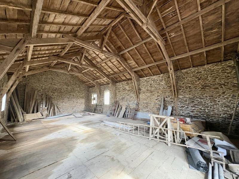 Maison - 300 m² - 3 pièces