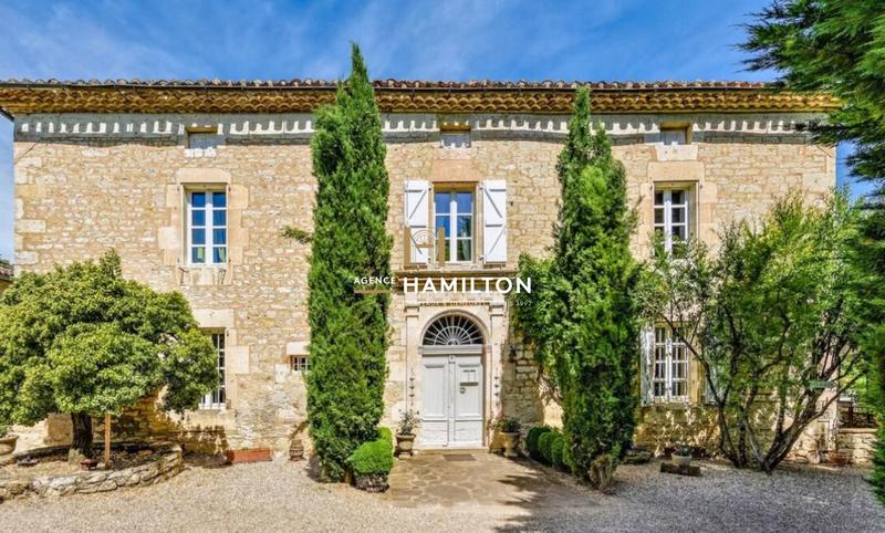 Maison de maîtres - 830 m² - 24 pièces