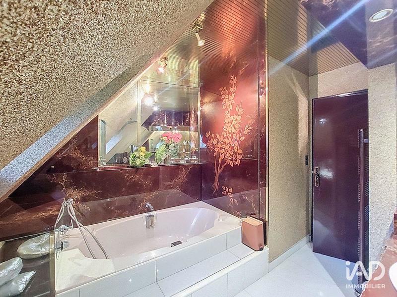 Maison - 194 m² - 5 pièces