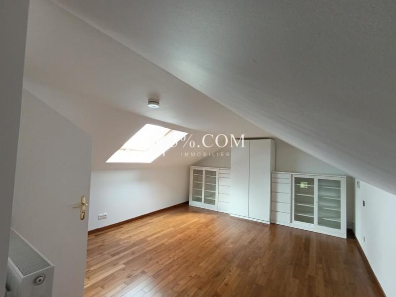 Maison - 220 m² - 9 pièces