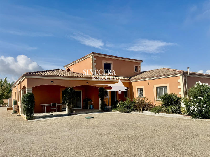 Maison - 224 m² - 9 pièces