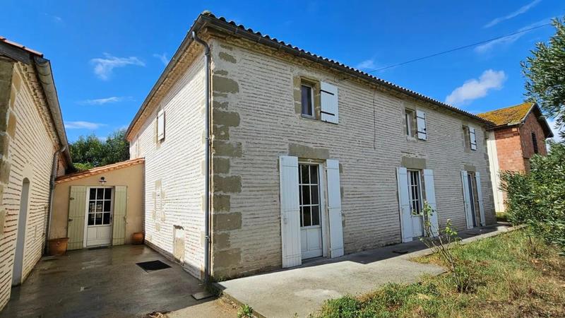 Maison - 285 m² - 11 pièces