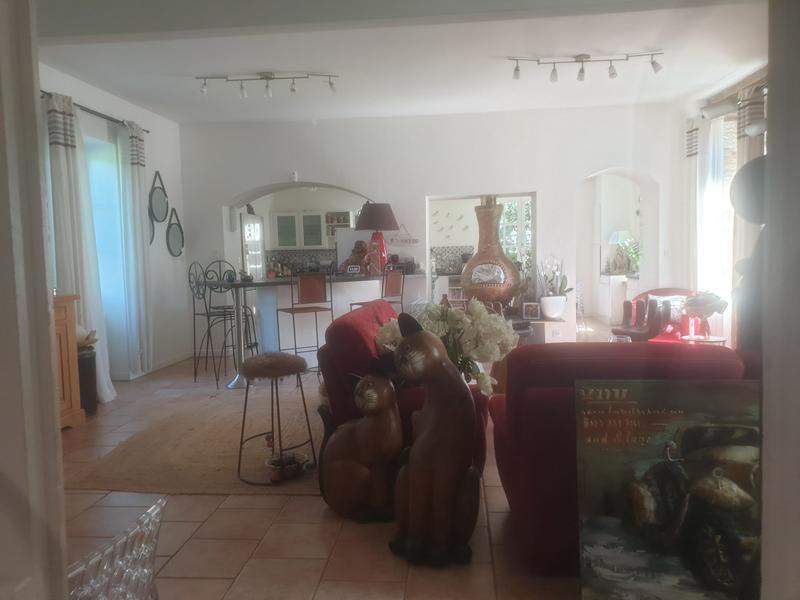 Maison - 201 m² - 7 pièces