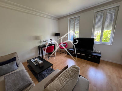 Maison - 255 m² - 10 pièces