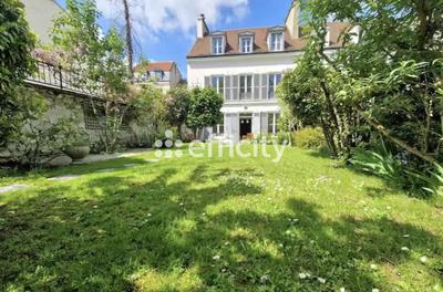 Maison - 170 m² - 6 pièces