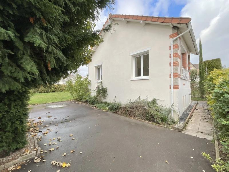 Maison - 99 m² - 5 pièces