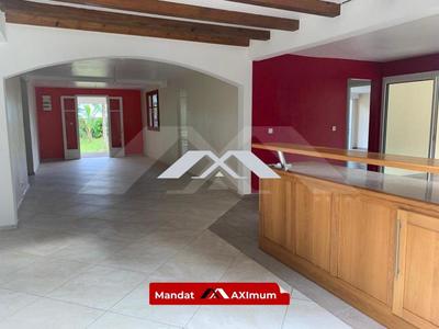 Maison traditionnelle - 160 m² - 5 pièces