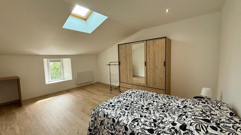 Maison - 220 m² - 8 pièces