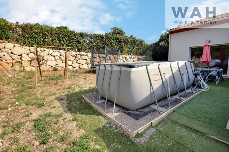 Maison - 225 m² - 8 pièces