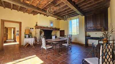 Maison - 380 m² - 9 pièces