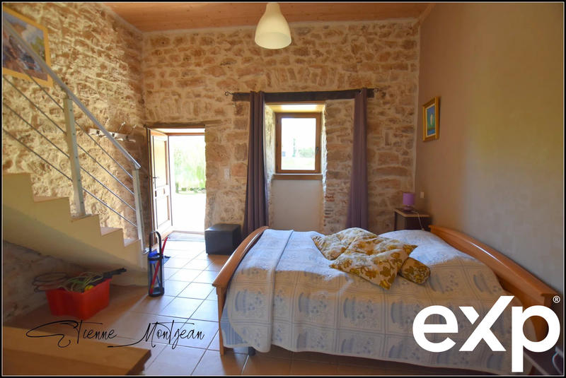 Maison traditionnelle - 157 m² - 6 pièces