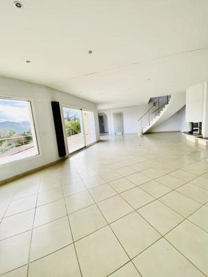 Villa - 205 m² - 7 pièces
