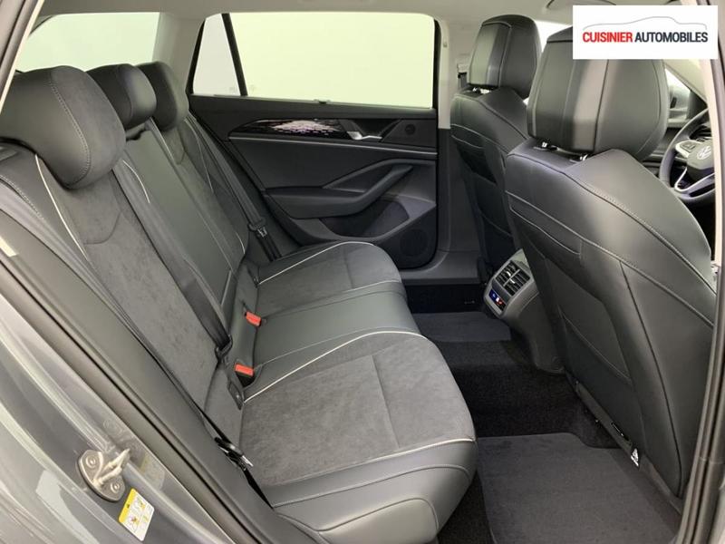 Volkswagen Passat 1.5 eTSI Opf 150 Dsg7 Elegance