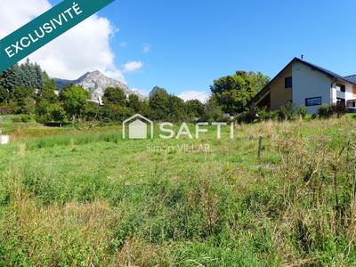 Terrain - 749 m²