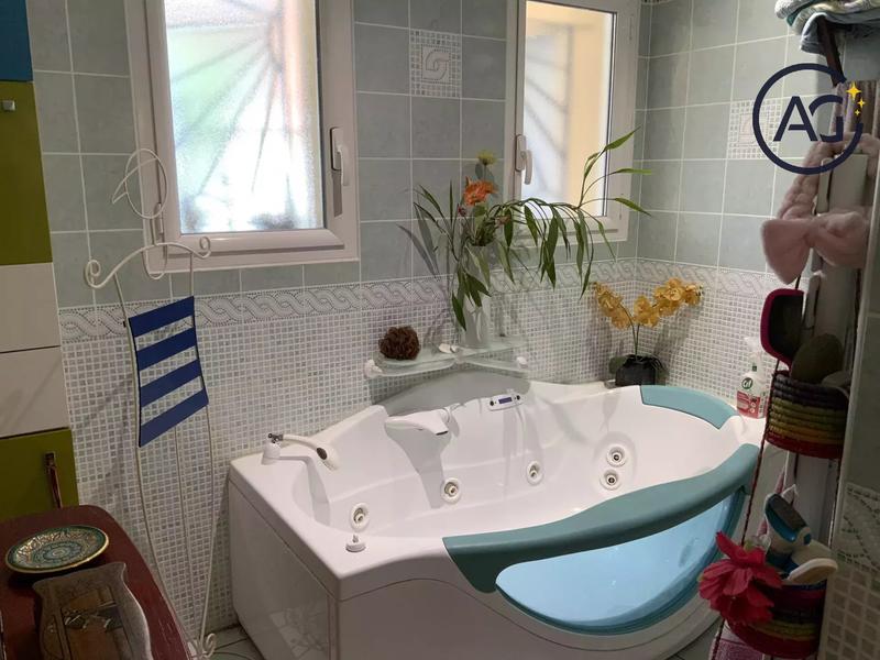 Maison - 171 m² - 5 pièces