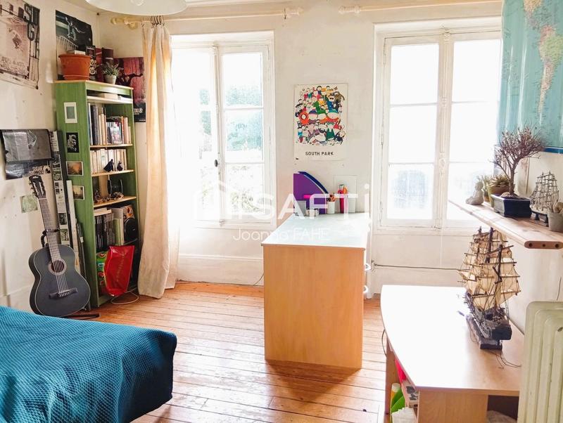 Maison - 210 m² - 7 pièces