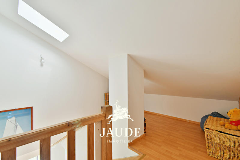 Maison - 221 m² - 10 pièces