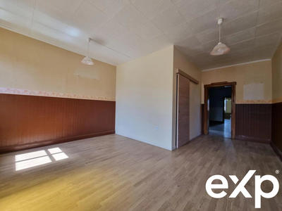 Maison traditionnelle - 269 m² - 6 pièces