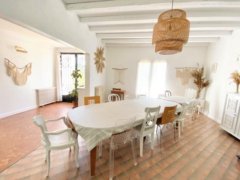 Maison - 220 m² - 7 pièces