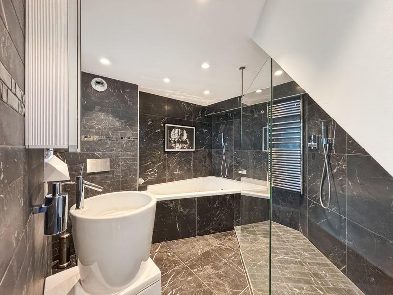 Appartement - 187 m² - 5 pièces