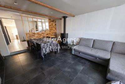 Maison traditionnelle - 150 m² - 5 pièces