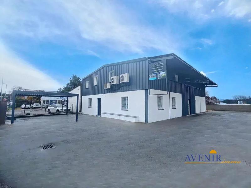 Local commercial - 181 m²