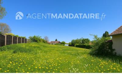 Terrain constructible - 2 179 m²