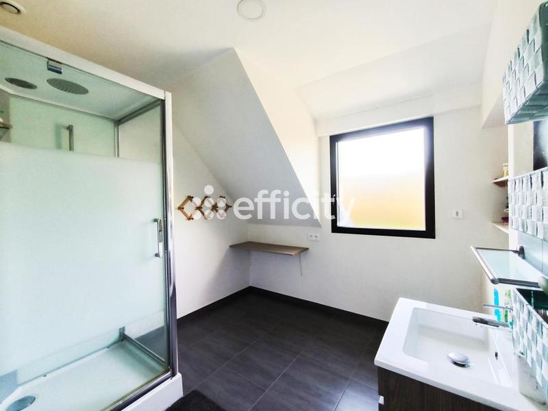 Maison - 166 m² - 7 pièces