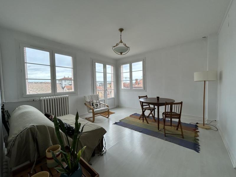 Appartement ancien - 61 m² - 3 pièces