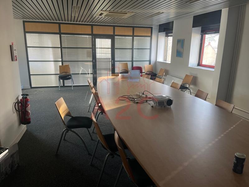 Local d'activité / Entrepôt - 523 m²