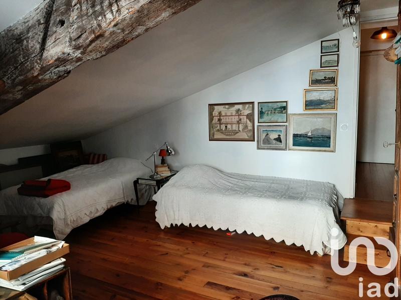 Appartement - 200 m² - 6 pièces