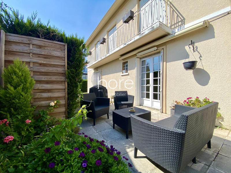 Maison traditionnelle - 179 m² - 6 pièces