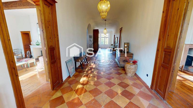 Château - 825 m² - 16 pièces