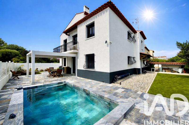 Maison - 230 m² - 7 pièces