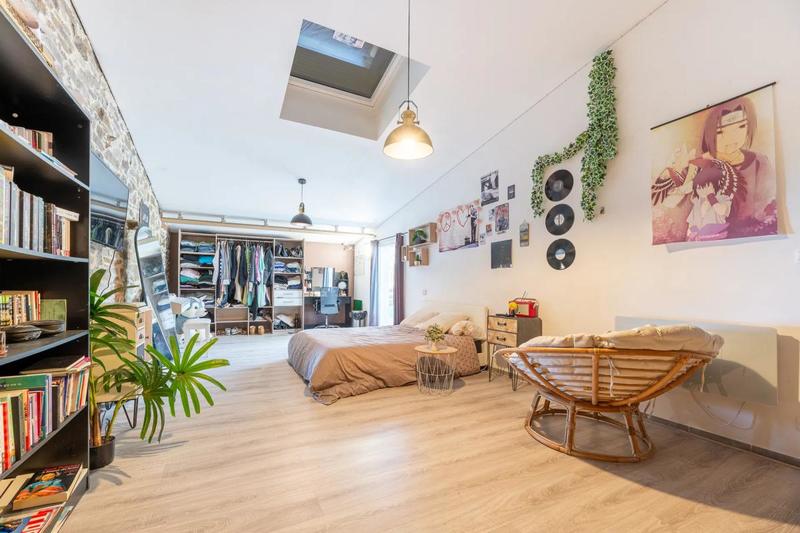 Maison - 200 m² - 8 pièces