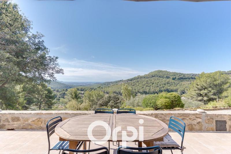 Villa - 220 m² - 5 pièces